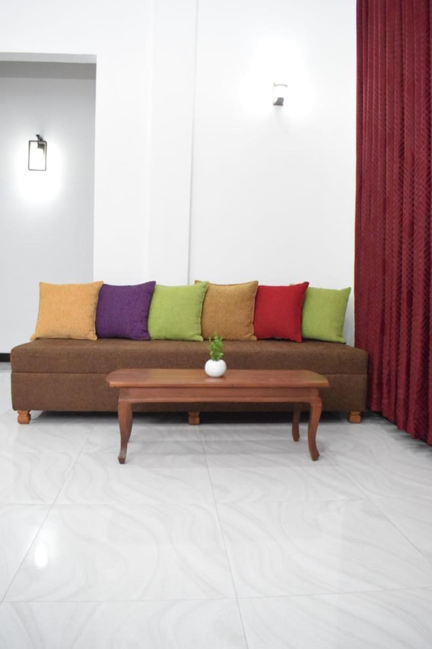 The Alexis'S Guest House Negombo Zewnętrze zdjęcie